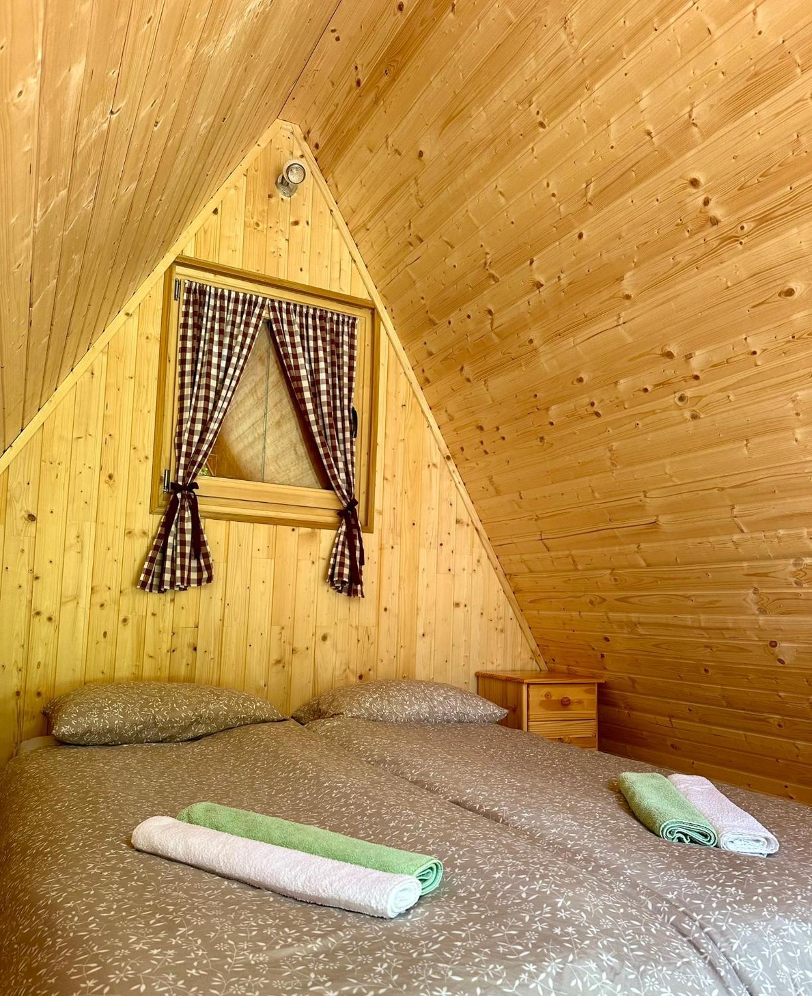 Glamping Krn Hotel Кобарид Екстериор снимка